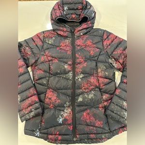 Ladies Lole Puffer Coat size M, Black with floral